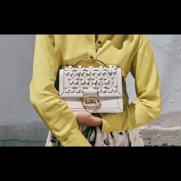 Riley Top Handle 22 With Floral Applique - NWT - Picture 16 of 16